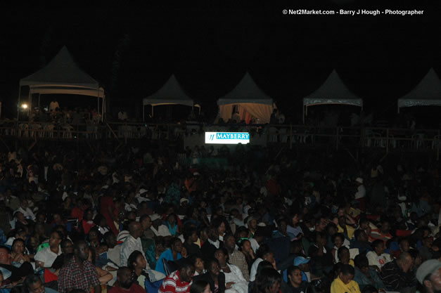 Audience & Venue - Air Jamaica Jazz & Blues Festival 2007 - The Art of Music - Thursday, January 26th - 10th Anniversary - The Aqueduct on Rose Hall - Air Jamaica Jazz & Blues Festival 2007 - The Art of Music - Tuesday, January 23 - Saturday, January 27, 2007, The Aqueduct on Rose Hall, Montego Bay, Jamaica - Negril Travel Guide, Negril Jamaica WI - http://www.negriltravelguide.com - info@negriltravelguide.com...!