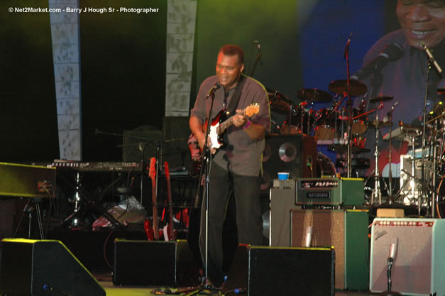 The Robert Cray Band @ The Aqueduct on Rose Hall - Friday, January 26, 2007 - 10th Anniversary - Air Jamaica Jazz & Blues Festival 2007 - The Art of Music - Tuesday, January 23 - Saturday, January 27, 2007, The Aqueduct on Rose Hall, Montego Bay, Jamaica - Negril Travel Guide, Negril Jamaica WI - http://www.negriltravelguide.com - info@negriltravelguide.com...!