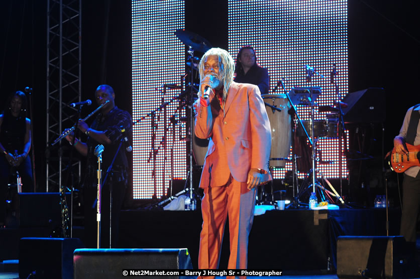 Billy Ocean at the Air Jamaica Jazz and Blues Festival 2008 The Art of Music - Saturday, January 26, 2008 - Air Jamaica Jazz & Blues 2008 The Art of Music venue at the Aqaueduct on Rose Hall Resort & Counrty Club, Montego Bay, St. James, Jamaica W.I. - Thursday, January 24 - Saturday, January 26, 2008 - Photographs by Net2Market.com - Claudine Housen & Barry J. Hough Sr, Photographers - Negril Travel Guide, Negril Jamaica WI - http://www.negriltravelguide.com - info@negriltravelguide.com...!