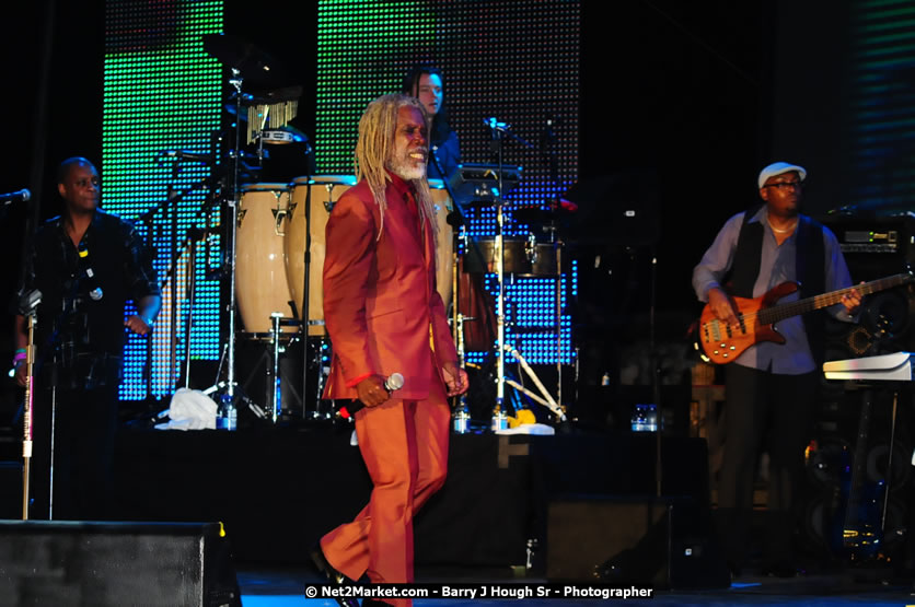 Billy Ocean at the Air Jamaica Jazz and Blues Festival 2008 The Art of Music - Saturday, January 26, 2008 - Air Jamaica Jazz & Blues 2008 The Art of Music venue at the Aqaueduct on Rose Hall Resort & Counrty Club, Montego Bay, St. James, Jamaica W.I. - Thursday, January 24 - Saturday, January 26, 2008 - Photographs by Net2Market.com - Claudine Housen & Barry J. Hough Sr, Photographers - Negril Travel Guide, Negril Jamaica WI - http://www.negriltravelguide.com - info@negriltravelguide.com...!