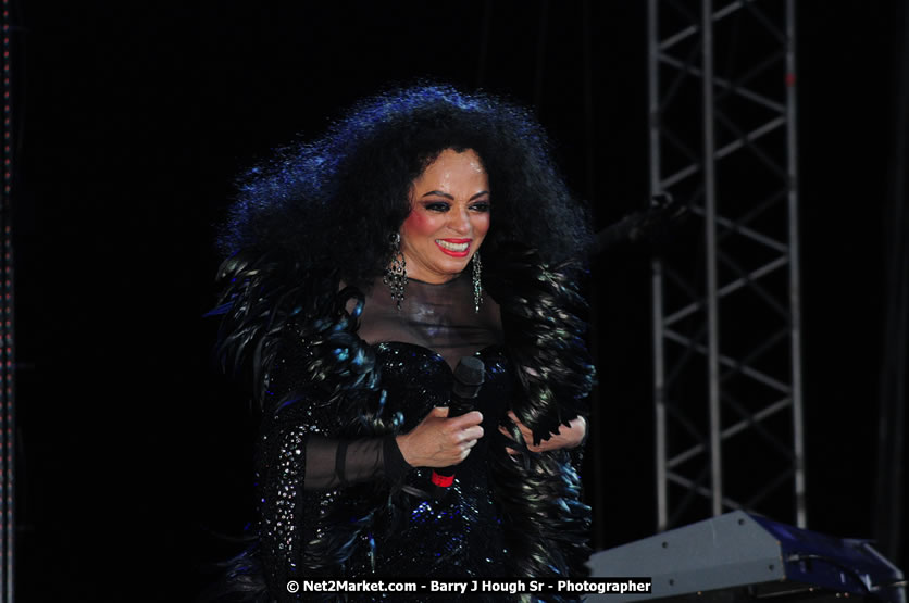 Diana Ross at the Air Jamaica Jazz and Blues Festival 2008 The Art of Music - Saturday, January 26, 2008 - Air Jamaica Jazz & Blues 2008 The Art of Music venue at the Aqaueduct on Rose Hall Resort & Counrty Club, Montego Bay, St. James, Jamaica W.I. - Thursday, January 24 - Saturday, January 26, 2008 - Photographs by Net2Market.com - Claudine Housen & Barry J. Hough Sr, Photographers - Negril Travel Guide, Negril Jamaica WI - http://www.negriltravelguide.com - info@negriltravelguide.com...!