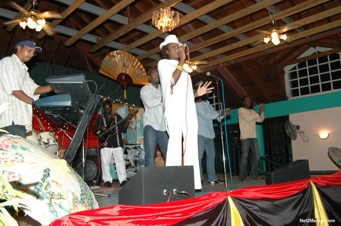 Negril Chamber Of Commerce - 22 Anniversary Dinner & Cabaret Show - Saturday, April 23, 2005 at the Negril Hills Golf Club, Sheffield, Westmoreland, Jamaica - Photos - Negril Travel Guide, Negril Jamaica WI - http://www.negriltravelguide.com - info@negriltravelguide.com...!