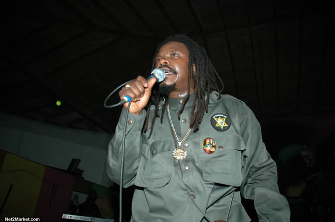 The Messenger, Reggae Super Star - Luciano - Gregory Isaacs - Bobby Dread - Swallow - backed by the Indika Band - Boubon Beach Restaurant, Beach Bar & Oceanfront Accommodations - Negril Travel Guide, Negril Jamaica WI - http://www.negriltravelguide.com - info@negriltravelguide.com...!