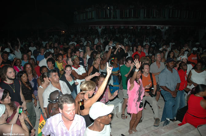 The Messenger, Reggae Super Star - Luciano - Gregory Isaacs - Bobby Dread - Swallow - backed by the Indika Band - Boubon Beach Restaurant, Beach Bar & Oceanfront Accommodations - Negril Travel Guide, Negril Jamaica WI - http://www.negriltravelguide.com - info@negriltravelguide.com...!