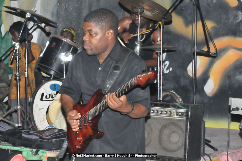  Coco Tea & Silver Cat at Bourbon Beach - Money Cologne Promotions presents The Growning of Coco Tea & Silver Cat at Bourbon Beach, Norman Manley Boulevard, Negril , Westmoreland, Jamaica W.I. - Monday, April 14, 2008 - Photographs by Barry J. Hough Sr. Photojournalist/Photograper - Photographs taken with a Nikon D70, D100, or D300 - Negril Travel Guide, Negril Jamaica WI - http://www.negriltravelguide.com - info@negriltravelguide.com...!