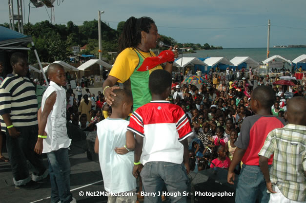 Cross De Harbour @ Lucea Car Park presented by Linkz Entertainment in association with Lucea Chamber of Commerce - Featuring Freddy Mc Gregor, Iley Dread, Mr. Vegas, Lt. Elmo, Champagne, Merital, CC, Brillant, TQ, Mad Dog, Chumps - Lucea, Hanover, Jamaica - Negril Travel Guide.com, Negril Jamaica WI - http://www.negriltravelguide.com - info@negriltravelguide.com...!