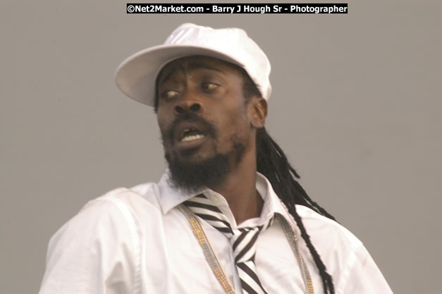 Beenie Man - Cure Fest 2007 - Longing For Concert at Trelawny Multi Purpose Stadium, Trelawny, Jamaica - Sunday, October 14, 2007 - Cure Fest 2007 October 12th-14th, 2007 Presented by Danger Promotions, Iyah Cure Promotions, and Brass Gate Promotions - Alison Young, Publicist - Photographs by Net2Market.com - Barry J. Hough Sr, Photographer - Negril Travel Guide, Negril Jamaica WI - http://www.negriltravelguide.com - info@negriltravelguide.com...!