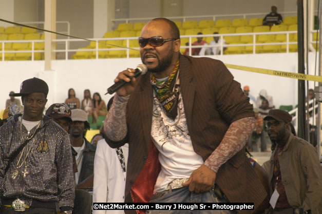 Beenie Man - Cure Fest 2007 - Longing For Concert at Trelawny Multi Purpose Stadium, Trelawny, Jamaica - Sunday, October 14, 2007 - Cure Fest 2007 October 12th-14th, 2007 Presented by Danger Promotions, Iyah Cure Promotions, and Brass Gate Promotions - Alison Young, Publicist - Photographs by Net2Market.com - Barry J. Hough Sr, Photographer - Negril Travel Guide, Negril Jamaica WI - http://www.negriltravelguide.com - info@negriltravelguide.com...!