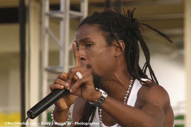 Jah Cure - Cure Fest 2007 - Longing For Concert at Trelawny Multi Purpose Stadium, Trelawny, Jamaica - Sunday, October 14, 2007 - Cure Fest 2007 October 12th-14th, 2007 Presented by Danger Promotions, Iyah Cure Promotions, and Brass Gate Promotions - Alison Young, Publicist - Photographs by Net2Market.com - Barry J. Hough Sr, Photographer - Negril Travel Guide, Negril Jamaica WI - http://www.negriltravelguide.com - info@negriltravelguide.com...!