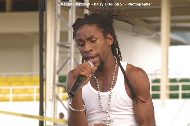 Jah Cure - Cure Fest 2007 - Longing For Concert at Trelawny Multi Purpose Stadium, Trelawny, Jamaica - Sunday, October 14, 2007 - Cure Fest 2007 October 12th-14th, 2007 Presented by Danger Promotions, Iyah Cure Promotions, and Brass Gate Promotions - Alison Young, Publicist - Photographs by Net2Market.com - Barry J. Hough Sr, Photographer - Negril Travel Guide, Negril Jamaica WI - http://www.negriltravelguide.com - info@negriltravelguide.com...!