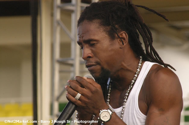 Jah Cure - Cure Fest 2007 - Longing For Concert at Trelawny Multi Purpose Stadium, Trelawny, Jamaica - Sunday, October 14, 2007 - Cure Fest 2007 October 12th-14th, 2007 Presented by Danger Promotions, Iyah Cure Promotions, and Brass Gate Promotions - Alison Young, Publicist - Photographs by Net2Market.com - Barry J. Hough Sr, Photographer - Negril Travel Guide, Negril Jamaica WI - http://www.negriltravelguide.com - info@negriltravelguide.com...!