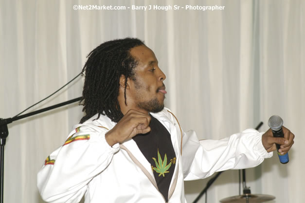 Live Wyya - Reflections - Cure Fest 2007 - All White Birth-Night Party - Hosted by Jah Cure - Starfish Trelawny Hotel - Trelawny, Jamaica - Friday, October 12, 2007 - Cure Fest 2007 October 12th-14th, 2007 Presented by Danger Promotions, Iyah Cure Promotions, and Brass Gate Promotions - Alison Young, Publicist - Photographs by Net2Market.com - Barry J. Hough Sr, Photographer - Negril Travel Guide, Negril Jamaica WI - http://www.negriltravelguide.com - info@negriltravelguide.com...!