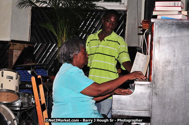 Lucea United Church - Unitied Church in Jamaica and Cayman Islands - Worship Service & Celebration of the Sacrament of Holy Communion - Special Guests: Hanover Homecoming Foundation & His excellency The Most Honourable Professor Sir Kenneth Hall Governor General of Jamaica - Sunday, August 3, 2008 - Hanover Homecoming Foundation LTD Jamaica - Wherever you roam ... Hanover bids you ... come HOME - Sunday, August 3 to Saturday, August 9, 2008 - Hanover Jamaica - Photographs by Net2Market.com - Barry J. Hough Sr. Photojournalist/Photograper - Photographs taken with a Nikon D300 - Negril Travel Guide, Negril Jamaica WI - http://www.negriltravelguide.com - info@negriltravelguide.com...!