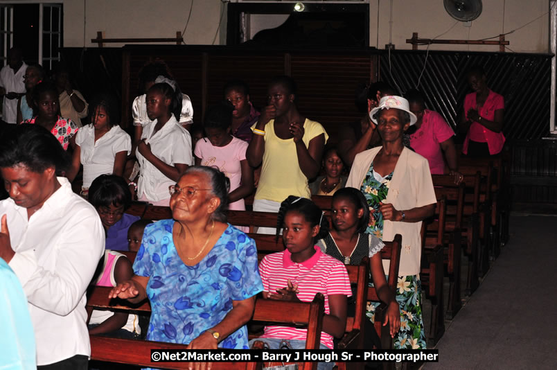 Lucea United Church - Unitied Church in Jamaica and Cayman Islands - Worship Service & Celebration of the Sacrament of Holy Communion - Special Guests: Hanover Homecoming Foundation & His excellency The Most Honourable Professor Sir Kenneth Hall Governor General of Jamaica - Sunday, August 3, 2008 - Hanover Homecoming Foundation LTD Jamaica - Wherever you roam ... Hanover bids you ... come HOME - Sunday, August 3 to Saturday, August 9, 2008 - Hanover Jamaica - Photographs by Net2Market.com - Barry J. Hough Sr. Photojournalist/Photograper - Photographs taken with a Nikon D300 - Negril Travel Guide, Negril Jamaica WI - http://www.negriltravelguide.com - info@negriltravelguide.com...!