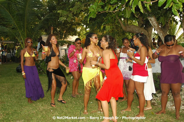 Hybrid Go Ultra - Independence Negril 2K7 - A Barefoot Beach Party @ The Hybrid Beach Cove aka Half Moon Beach Club, Sunday, August 5, 2007, Half Moon Beach, Hanover Parish, Jamaica - Negril Travel Guide.com, Negril Jamaica WI - http://www.negriltravelguide.com - info@negriltravelguide.com...!