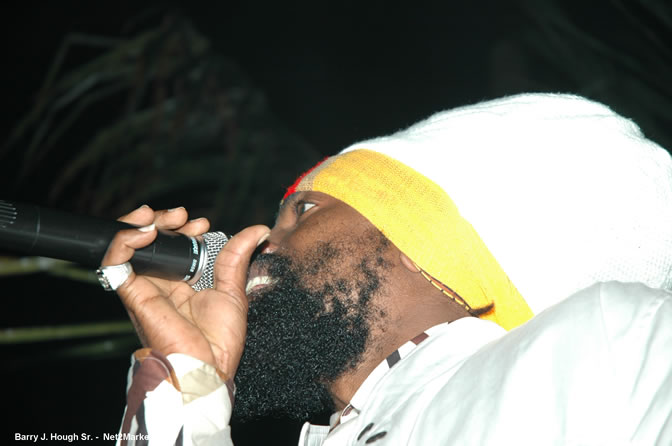 "BUJU BANTON & Friends" @ Jamaica Tamboo - Anthony 'B', Delly Ranks, Pickney, Jessie Gender, Music by Fire Links & Love People - Presented by Jamaica Tamboo in Association with Heineken - Saturday, March 26, 2005 - Negril Travel Guide, Negril Jamaica WI - http://www.negriltravelguide.com - info@negriltravelguide.com...!