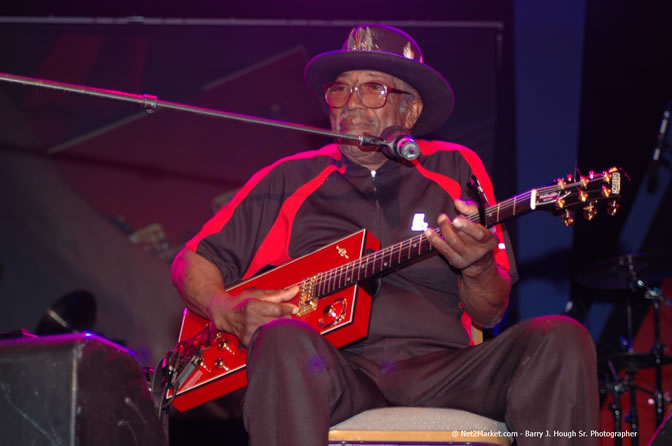 Bo Diddley - Air Jamaica Jazz & Blues Festival 2006 - The Art of Music - Cinnamon Hill Golf Club - Rosehall Resort & Country Club, Montego Bay, Jamaica W.I. - Thursday, Friday 27, 2006 - Negril Travel Guide, Negril Jamaica WI - http://www.negriltravelguide.com - info@negriltravelguide.com...!