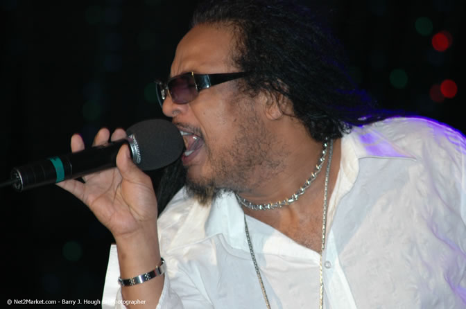 Maxi Priest - Air Jamaica Jazz & Blues Festival 2006 - The Art of Music - Cinnamon Hill Golf Club - Rosehall Resort & Country Club, Montego Bay, Jamaica W.I. - Thursday, Saturday 28, 2006 - Negril Travel Guide, Negril Jamaica WI - http://www.negriltravelguide.com - info@negriltravelguide.com...!