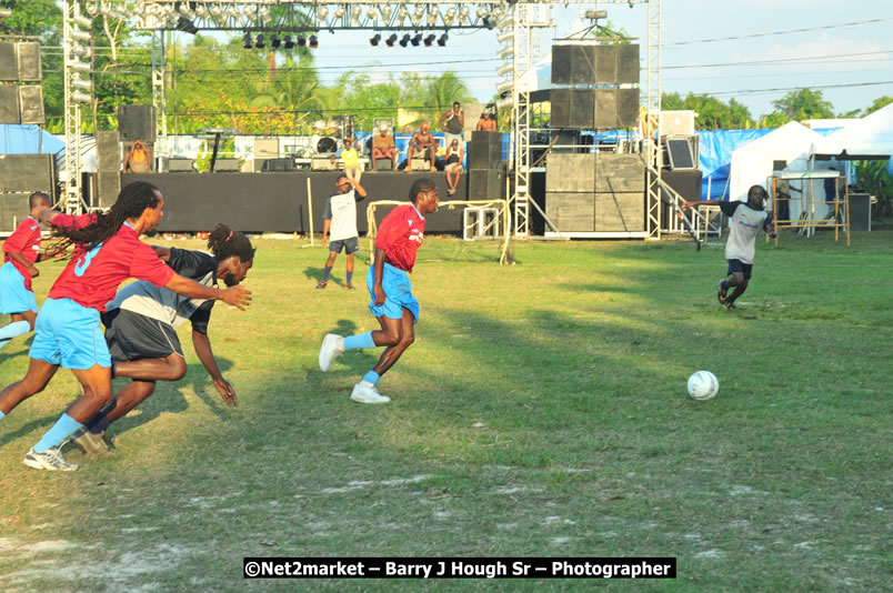 Marley Magic Traffic Jam - Celebrity Football @ Spring Break - Saturday, March 21, 2009 - Also Featuring: Kelley, Capleton, Junior Reid, Spragga Benz, Wayne Marshall, Munga, Romaine Virgo,Embee, Bango Herman, Flava K, Whisky Baggio, Andrew and Wadda Blood, Black Am I, Packa, Venue at Waz Beach, Norman Manley Boulevard, Negril Westmoreland, Jamaica - Saturday, March 21, 2009 - Photographs by Net2Market.com - Barry J. Hough Sr, Photographer/Photojournalist - Negril Travel Guide, Negril Jamaica WI - http://www.negriltravelguide.com - info@negriltravelguide.com...!