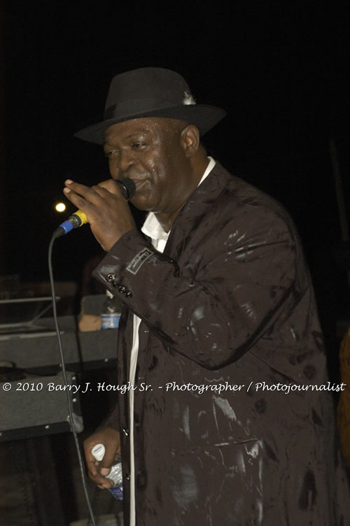 Chaka Demus & Pliers - Live In Concert @ Negril Escape Resort and Spa, December 8, 2009, One Love Drive, West End, Negril, Westmoreland, Jamaica W.I. - Photographs by Net2Market.com - Barry J. Hough Sr, Photographer/Photojournalist - Negril Travel Guide, Negril Jamaica WI - http://www.negriltravelguide.com - info@negriltravelguide.com...!