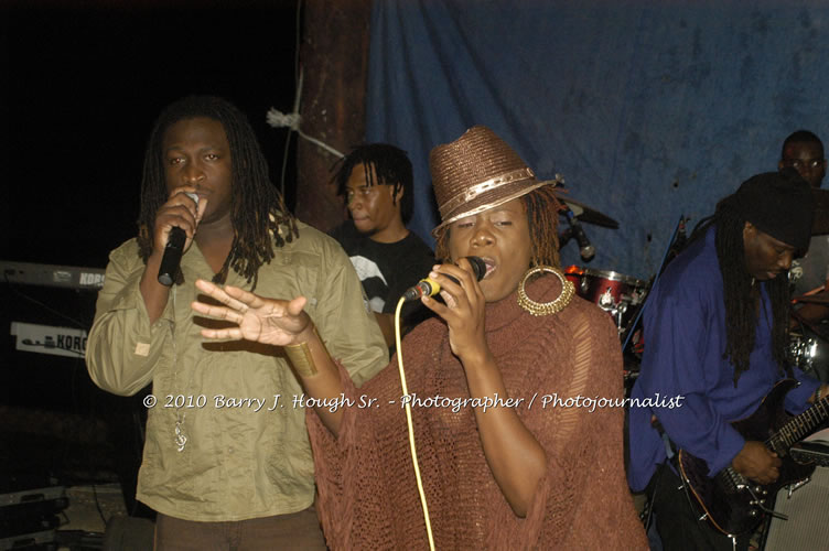 Etana - Live In Concert - One Love Reggae Concert Series 09/10 @ Negril Escape Resort and Spa, December 22, 2009, One Love Drive, West End, Negril, Westmoreland, Jamaica W.I. - Photographs by Net2Market.com - Barry J. Hough Sr, Photographer/Photojournalist - Negril Travel Guide, Negril Jamaica WI - http://www.negriltravelguide.com - info@negriltravelguide.com...!