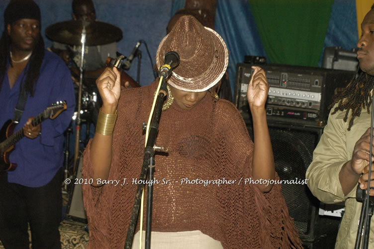 Etana - Live In Concert - One Love Reggae Concert Series 09/10 @ Negril Escape Resort and Spa, December 22, 2009, One Love Drive, West End, Negril, Westmoreland, Jamaica W.I. - Photographs by Net2Market.com - Barry J. Hough Sr, Photographer/Photojournalist - Negril Travel Guide, Negril Jamaica WI - http://www.negriltravelguide.com - info@negriltravelguide.com...!