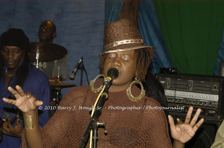 Etana - Live In Concert - One Love Reggae Concert Series 09/10 @ Negril Escape Resort and Spa, December 22, 2009, One Love Drive, West End, Negril, Westmoreland, Jamaica W.I. - Photographs by Net2Market.com - Barry J. Hough Sr, Photographer/Photojournalist - Negril Travel Guide, Negril Jamaica WI - http://www.negriltravelguide.com - info@negriltravelguide.com...!