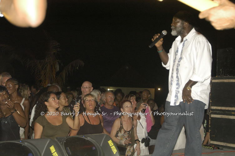 Freddy McGregor - Live In Concert @ Negril Escape Resort and Spa, One Love Drive, West End, Negril, Westmoreland, Jamaica W.I. - Photographs by Net2Market.com - Barry J. Hough Sr, Photographer/Photojournalist - Negril Travel Guide, Negril Jamaica WI - http://www.negriltravelguide.com - info@negriltravelguide.com...!