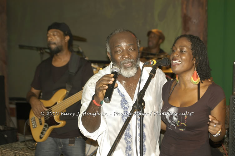 Freddy McGregor - Live In Concert @ Negril Escape Resort and Spa, One Love Drive, West End, Negril, Westmoreland, Jamaica W.I. - Photographs by Net2Market.com - Barry J. Hough Sr, Photographer/Photojournalist - Negril Travel Guide, Negril Jamaica WI - http://www.negriltravelguide.com - info@negriltravelguide.com...!