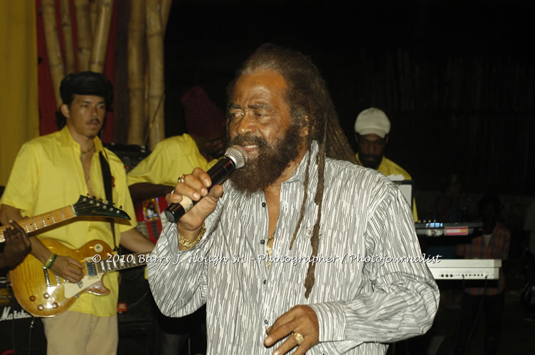 John Holt - Live in Concert - Also featuring Uprising Bank, plus DJ Gemini @ One Love Reggae Concerts Series 09/10 @ Negril Escape Resort & Spa, February 9, 2010, One Love Drive, West End, Negril, Westmoreland, Jamaica W.I. - Photographs by Net2Market.com - Barry J. Hough Sr, Photographer/Photojournalist - The Negril Travel Guide - Negril's and Jamaica's Number One Concert Photography Web Site with over 40,000 Jamaican Concert photographs Published -  Negril Travel Guide, Negril Jamaica WI - http://www.negriltravelguide.com - info@negriltravelguide.com...!