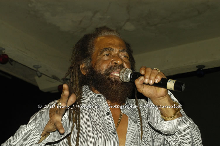 John Holt - Live in Concert - Also featuring Uprising Bank, plus DJ Gemini @ One Love Reggae Concerts Series 09/10 @ Negril Escape Resort & Spa, February 9, 2010, One Love Drive, West End, Negril, Westmoreland, Jamaica W.I. - Photographs by Net2Market.com - Barry J. Hough Sr, Photographer/Photojournalist - The Negril Travel Guide - Negril's and Jamaica's Number One Concert Photography Web Site with over 40,000 Jamaican Concert photographs Published -  Negril Travel Guide, Negril Jamaica WI - http://www.negriltravelguide.com - info@negriltravelguide.com...!