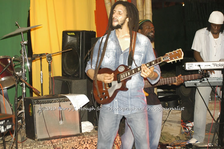 Julian Marley - Grammy Nominee & Son of the Legend Bob Marley - Live in Concert - Also featuring Ras Noble, Power Drill, Iron Head, & Robin Banks - Backing Band Roots Warrior, plus DJ Gemini @ One Love Reggae Concerts Series 09/10 @ Negril Escape Resort & Spa, February 2, 2010, One Love Drive, West End, Negril, Westmoreland, Jamaica W.I. - Photographs by Net2Market.com - Barry J. Hough Sr, Photographer/Photojournalist - The Negril Travel Guide - Negril's and Jamaica's Number One Concert Photography Web Site with over 40,000 Jamaican Concert photographs Published -  Negril Travel Guide, Negril Jamaica WI - http://www.negriltravelguide.com - info@negriltravelguide.com...!