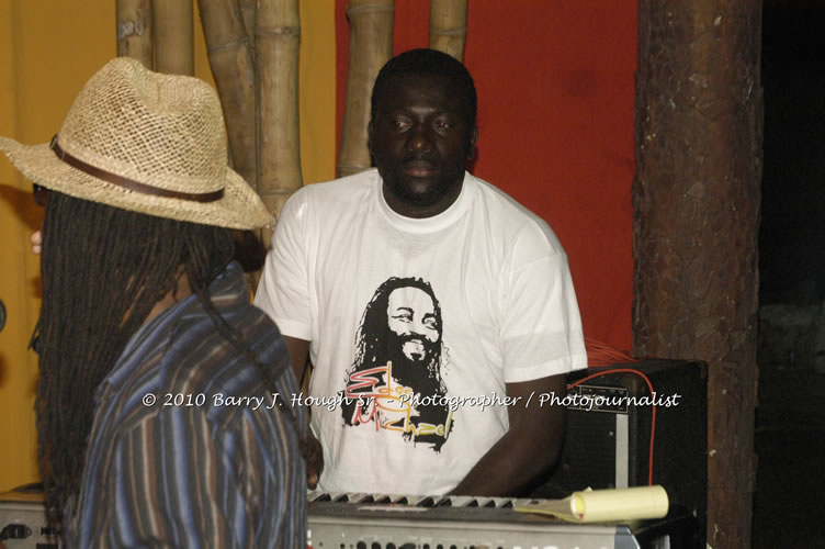 Marcia Griffiths & Edge Michael - Live In Concert - One Love Reggae Concert Series 09/10 @ Negril Escape Resort and Spa, December 29, 2009, One Love Drive, West End, Negril, Westmoreland, Jamaica W.I. - Photographs by Net2Market.com - Barry J. Hough Sr, Photographer/Photojournalist - Negril Travel Guide, Negril Jamaica WI - http://www.negriltravelguide.com - info@negriltravelguide.com...!