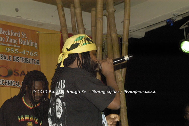 Marcia Griffiths & Edge Michael - Live In Concert - One Love Reggae Concert Series 09/10 @ Negril Escape Resort and Spa, December 29, 2009, One Love Drive, West End, Negril, Westmoreland, Jamaica W.I. - Photographs by Net2Market.com - Barry J. Hough Sr, Photographer/Photojournalist - Negril Travel Guide, Negril Jamaica WI - http://www.negriltravelguide.com - info@negriltravelguide.com...!