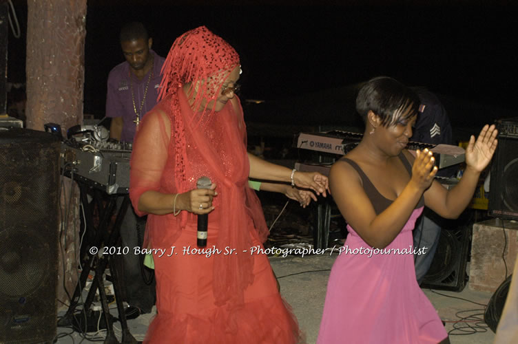 Marcia Griffiths & Edge Michael - Live In Concert - One Love Reggae Concert Series 09/10 @ Negril Escape Resort and Spa, December 29, 2009, One Love Drive, West End, Negril, Westmoreland, Jamaica W.I. - Photographs by Net2Market.com - Barry J. Hough Sr, Photographer/Photojournalist - Negril Travel Guide, Negril Jamaica WI - http://www.negriltravelguide.com - info@negriltravelguide.com...!