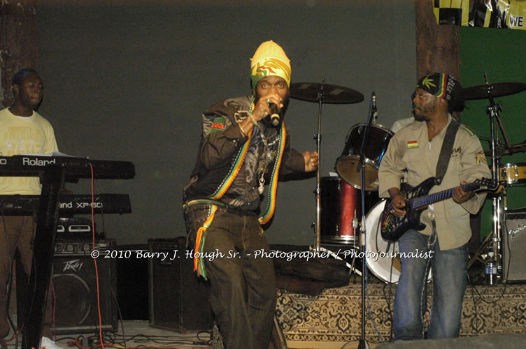 Richie Spice - Live In Concert - One Love Reggae Concert Series 09/10 @ Negril Escape Resort and Spa, January 19, 2010, One Love Drive, West End, Negril, Westmoreland, Jamaica W.I. - Photographs by Net2Market.com - Barry J. Hough Sr, Photographer/Photojournalist - Negril Travel Guide, Negril Jamaica WI - http://www.negriltravelguide.com - info@negriltravelguide.com...!