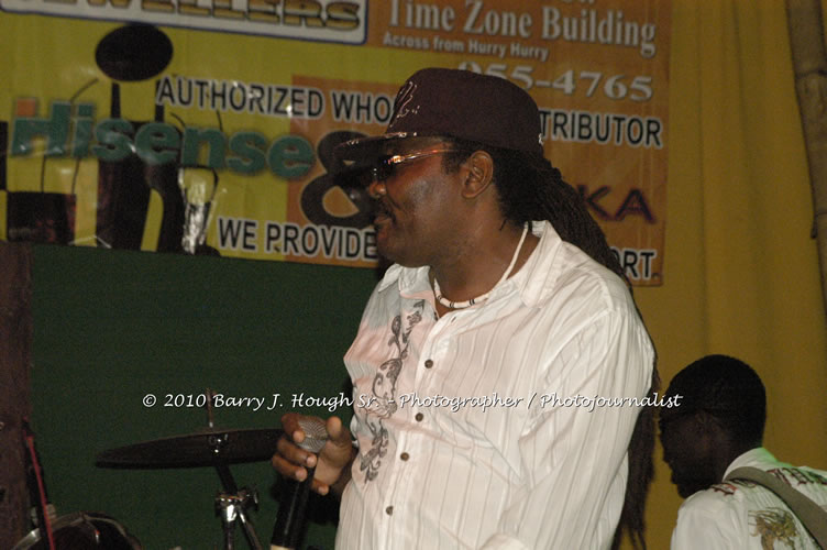 Richie Spice - Live In Concert - One Love Reggae Concert Series 09/10 @ Negril Escape Resort and Spa, January 19, 2010, One Love Drive, West End, Negril, Westmoreland, Jamaica W.I. - Photographs by Net2Market.com - Barry J. Hough Sr, Photographer/Photojournalist - Negril Travel Guide, Negril Jamaica WI - http://www.negriltravelguide.com - info@negriltravelguide.com...!