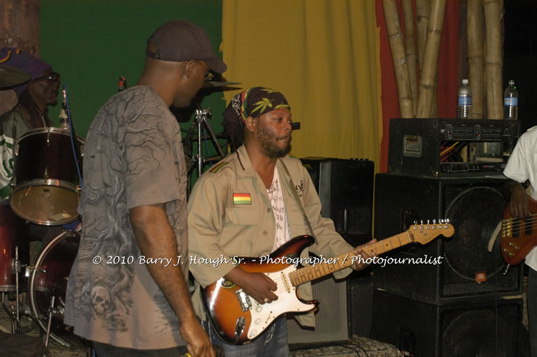 Richie Spice - Live In Concert - One Love Reggae Concert Series 09/10 @ Negril Escape Resort and Spa, January 19, 2010, One Love Drive, West End, Negril, Westmoreland, Jamaica W.I. - Photographs by Net2Market.com - Barry J. Hough Sr, Photographer/Photojournalist - Negril Travel Guide, Negril Jamaica WI - http://www.negriltravelguide.com - info@negriltravelguide.com...!