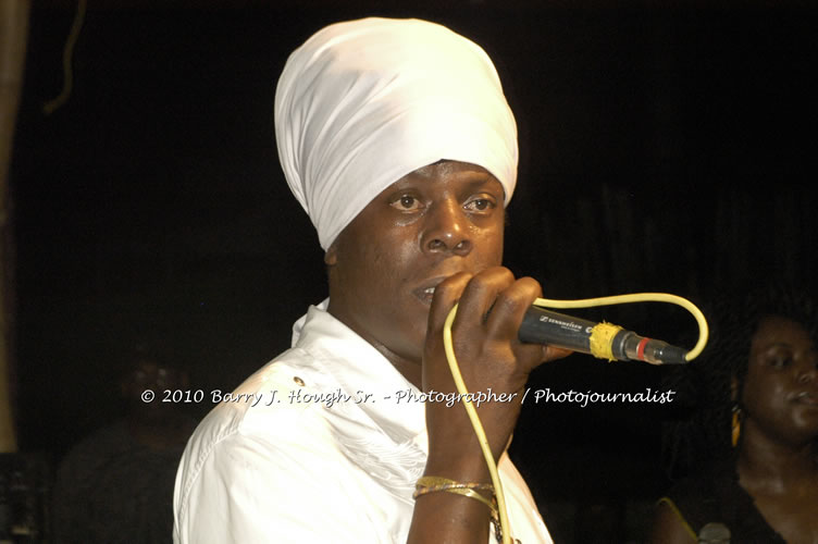 Richie Spice - Live In Concert - One Love Reggae Concert Series 09/10 @ Negril Escape Resort and Spa, January 19, 2010, One Love Drive, West End, Negril, Westmoreland, Jamaica W.I. - Photographs by Net2Market.com - Barry J. Hough Sr, Photographer/Photojournalist - Negril Travel Guide, Negril Jamaica WI - http://www.negriltravelguide.com - info@negriltravelguide.com...!