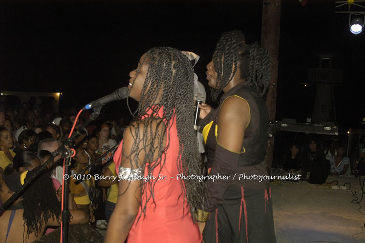 Richie Spice - Live In Concert - One Love Reggae Concert Series 09/10 @ Negril Escape Resort and Spa, January 19, 2010, One Love Drive, West End, Negril, Westmoreland, Jamaica W.I. - Photographs by Net2Market.com - Barry J. Hough Sr, Photographer/Photojournalist - Negril Travel Guide, Negril Jamaica WI - http://www.negriltravelguide.com - info@negriltravelguide.com...!