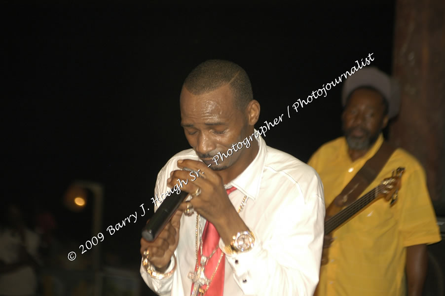  Sanchez - Live in Concert - at the One Love Reggae Concert Series 09/10 @ Negril Escape Resort & Spa - Also Featuring: Timmi Burrell and Justice Merchant- Backing Band Roots Warrior - DJ Gemini - MC Oliver Cargill, Negril Escape Resort & Spa, One Love Drive, West End, Negril, Westmoreland, Jamaica W.I. - Tuesday, November 24, 2009 - Photographs by Net2Market.com - Barry J. Hough Sr, Photographer / Photojournalist - Photos taken with a Nikon D70, D100, or D300 - Negril Travel Guide, Negril Jamaica WI - http://www.negriltravelguide.com - info@negriltravelguide.com...!