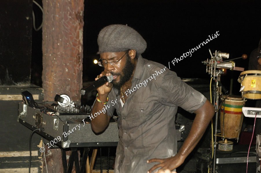  Tarrus Riley - Live in Concert - at the One Love Reggae Concert Series 09/10 @ Negril Escape Resort & Spa - Also Featuring: Mistic Bowie, Monday Justice, Cash, Dean Frazier - DJ Gemini - MC Oliver Cargill, Negril Escape Resort & Spa, One Love Drive, West End, Negril, Westmoreland, Jamaica W.I. - Tuesday, November 17, 2009 - Photographs by Net2Market.com - Barry J. Hough Sr, Photographer / Photojournalist - Photos taken with a Nikon D70, D100, or D300 - Negril Travel Guide, Negril Jamaica WI - http://www.negriltravelguide.com - info@negriltravelguide.com...!