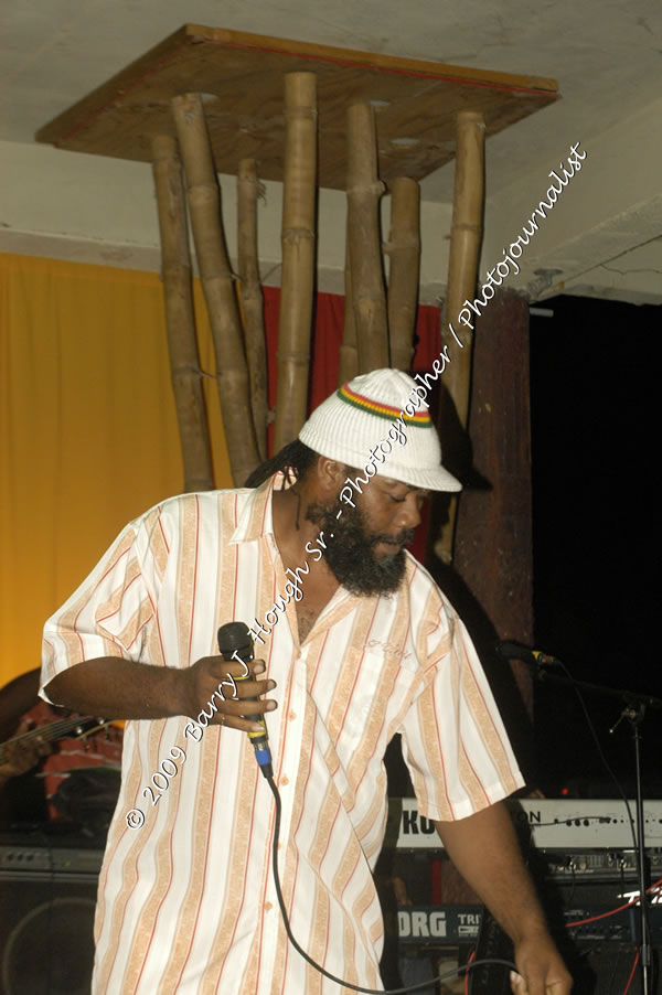  Tarrus Riley - Live in Concert - at the One Love Reggae Concert Series 09/10 @ Negril Escape Resort & Spa - Also Featuring: Mistic Bowie, Monday Justice, Cash, Dean Frazier - DJ Gemini - MC Oliver Cargill, Negril Escape Resort & Spa, One Love Drive, West End, Negril, Westmoreland, Jamaica W.I. - Tuesday, November 17, 2009 - Photographs by Net2Market.com - Barry J. Hough Sr, Photographer / Photojournalist - Photos taken with a Nikon D70, D100, or D300 - Negril Travel Guide, Negril Jamaica WI - http://www.negriltravelguide.com - info@negriltravelguide.com...!