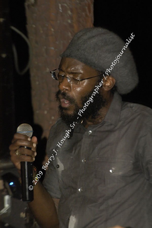  Tarrus Riley - Live in Concert - at the One Love Reggae Concert Series 09/10 @ Negril Escape Resort & Spa - Also Featuring: Mistic Bowie, Monday Justice, Cash, Dean Frazier - DJ Gemini - MC Oliver Cargill, Negril Escape Resort & Spa, One Love Drive, West End, Negril, Westmoreland, Jamaica W.I. - Tuesday, November 17, 2009 - Photographs by Net2Market.com - Barry J. Hough Sr, Photographer / Photojournalist - Photos taken with a Nikon D70, D100, or D300 - Negril Travel Guide, Negril Jamaica WI - http://www.negriltravelguide.com - info@negriltravelguide.com...!