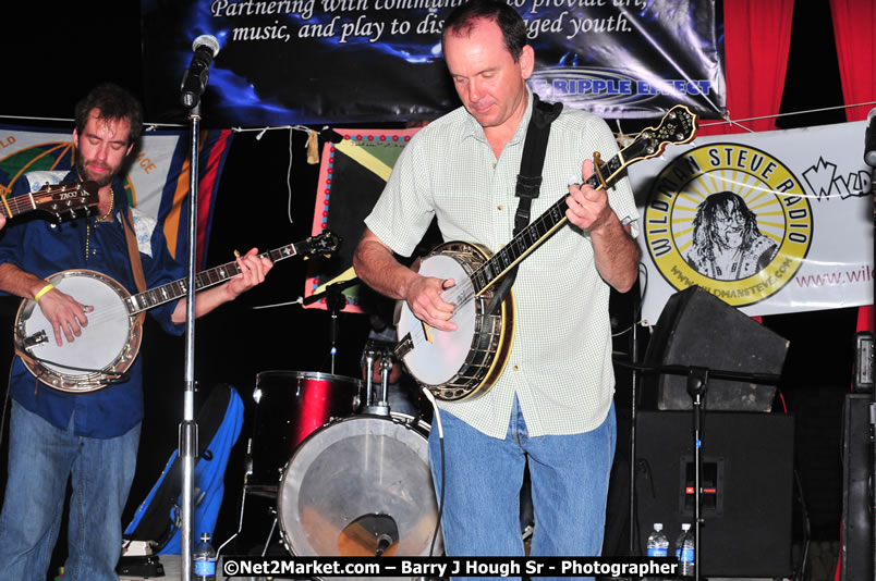 Chinese New Year @ The Sunset Show at Negril Escape - Tuesday, January 27, 2009 - Live Reggae Music at Negril Escape - Tuesday Nights 6:00PM to 10:00 PM - Photographs by Net2Market.com - Barry J. Hough Sr, Photographer/Photojournalist - Negril Travel Guide, Negril Jamaica WI - http://www.negriltravelguide.com - info@negriltravelguide.com...!