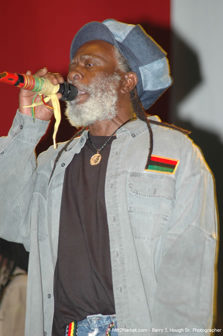 Burning Spear's - Tru Juice Rebel Salute 2006 - Reggae's Premiere Roots Festival - Pre-Show Venue Photos -Port Kaiser Sports Club, Saturday, January 14, 2006 - Negril Travel Guide, Negril Jamaica WI - http://www.negriltravelguide.com - info@negriltravelguide.com...!