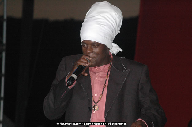 Richie Spice at Tru-Juice Rebel Salute 2008 - The 15th staging of Tru-Juice Rebel Salute, Saturday, January 12, 2008, Port Kaiser Sports Club, St. Elizabeth, Jamaica W.I. - Photographs by Net2Market.com - Barry J. Hough Sr, Photographer - Negril Travel Guide, Negril Jamaica WI - http://www.negriltravelguide.com - info@negriltravelguide.com...!