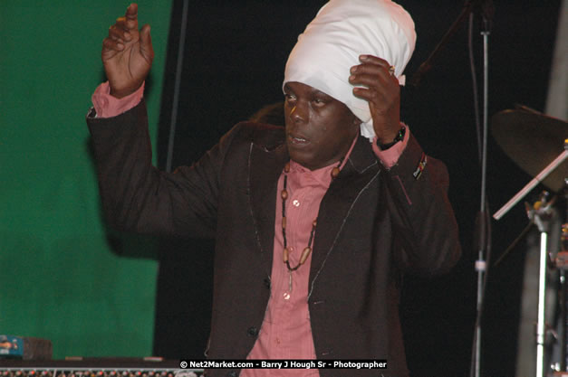 Richie Spice at Tru-Juice Rebel Salute 2008 - The 15th staging of Tru-Juice Rebel Salute, Saturday, January 12, 2008, Port Kaiser Sports Club, St. Elizabeth, Jamaica W.I. - Photographs by Net2Market.com - Barry J. Hough Sr, Photographer - Negril Travel Guide, Negril Jamaica WI - http://www.negriltravelguide.com - info@negriltravelguide.com...!