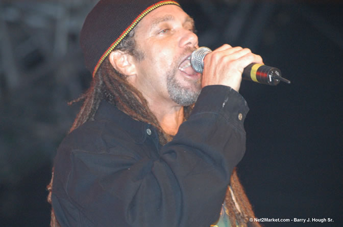 Andy Vernon - Red Stripe Reggae Sumfest 2005 - International Night - July 22th, 2005 - Negril Travel Guide, Negril Jamaica WI - http://www.negriltravelguide.com - info@negriltravelguide.com...!