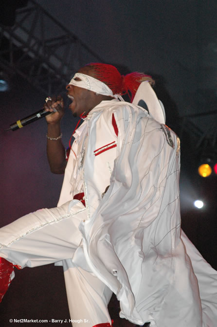 Elephant Man - Red Stripe Reggae Sumfest 2005 - Dancehall Night - July 21th, 2005 - Negril Travel Guide, Negril Jamaica WI - http://www.negriltravelguide.com - info@negriltravelguide.com...!